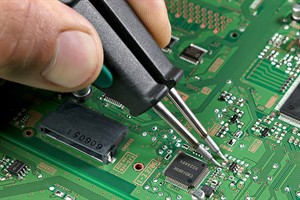 Microsoldering on a circuit board